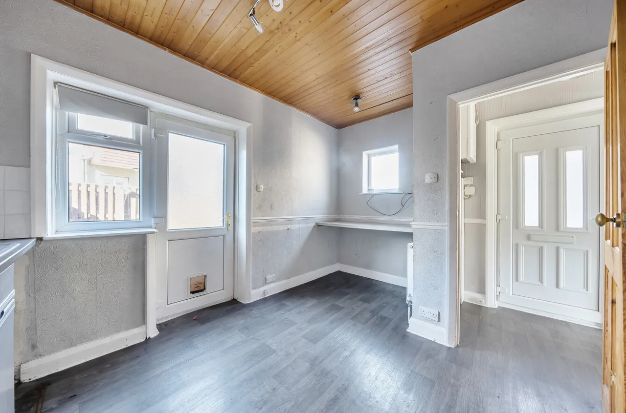 Warneford Rise, Huddersfield, HD4, photo 9