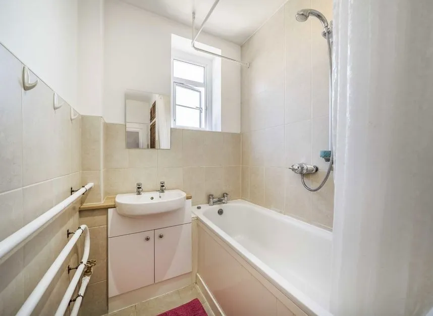 Watchfield Court, Chiswick, W4, photo 7
