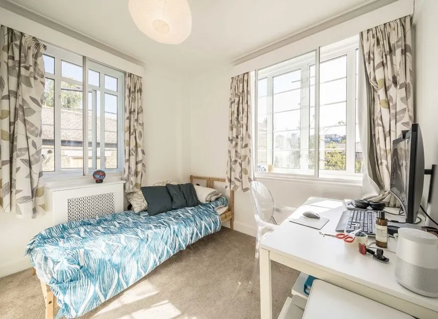 Watchfield Court, Chiswick, W4, photo 6