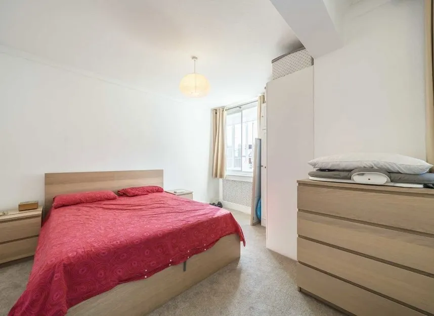 Watchfield Court, Chiswick, W4, photo 4