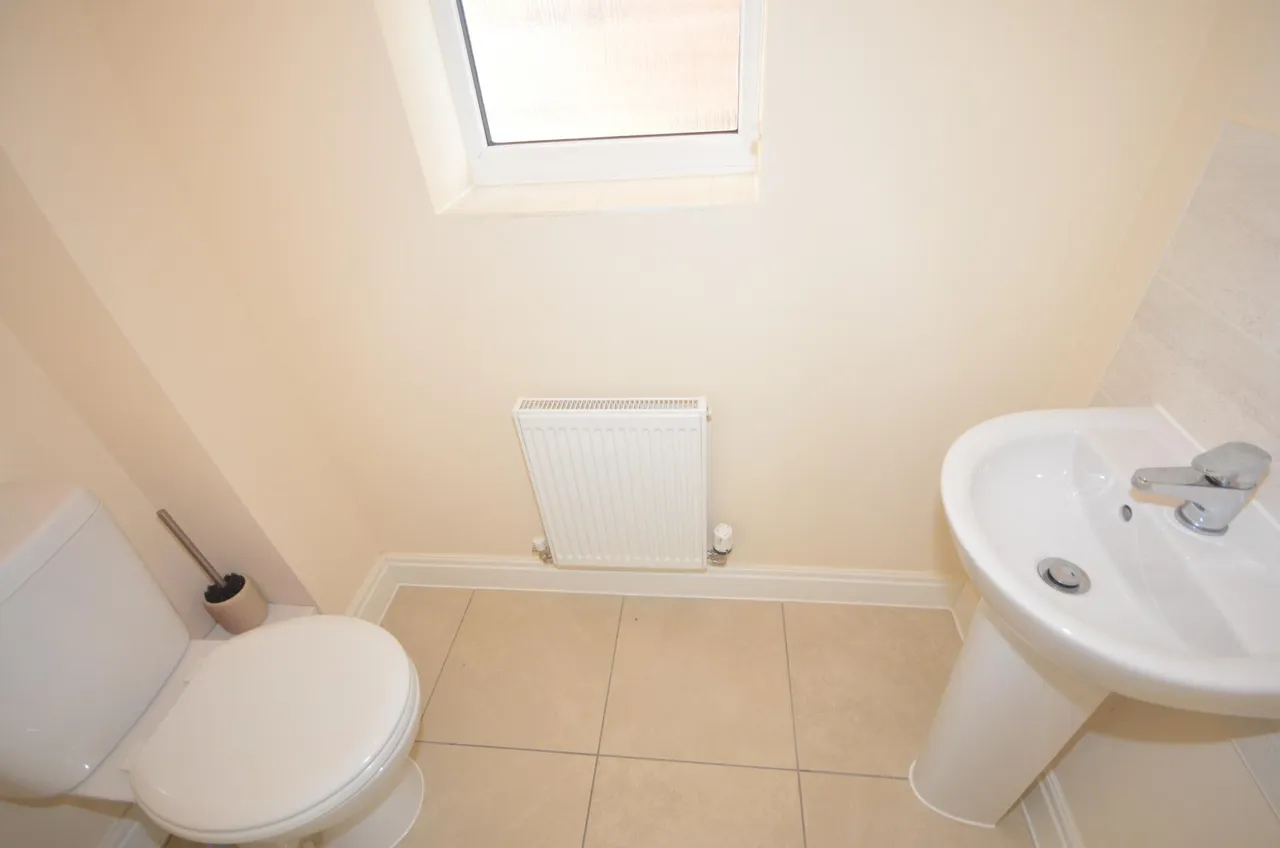London Road, Priors Hall Park, Corby, NN17, photo 3