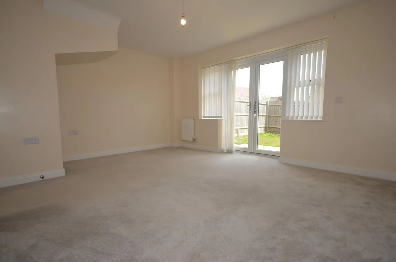 London Road, Priors Hall Park, Corby, NN17, photo 2