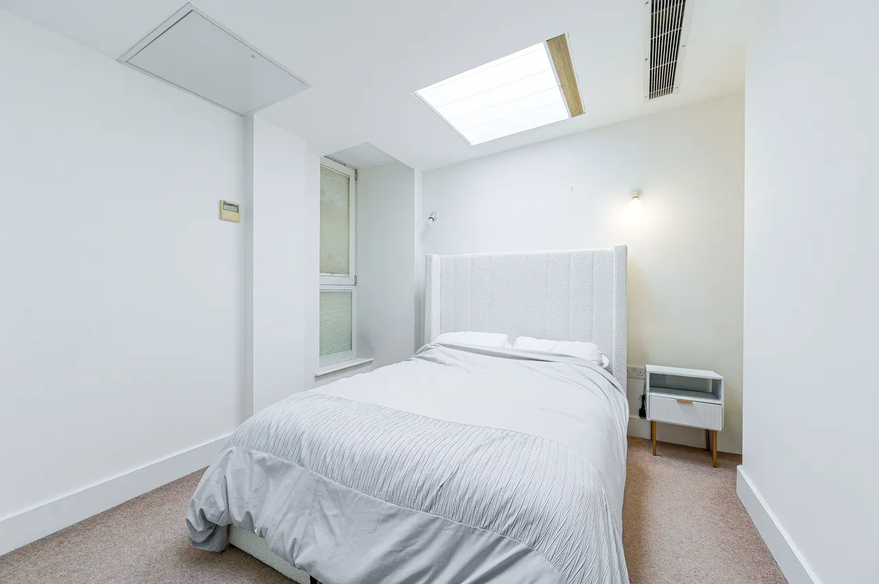 Flat 378 Building 22, Cadogan Road, London, photo 4