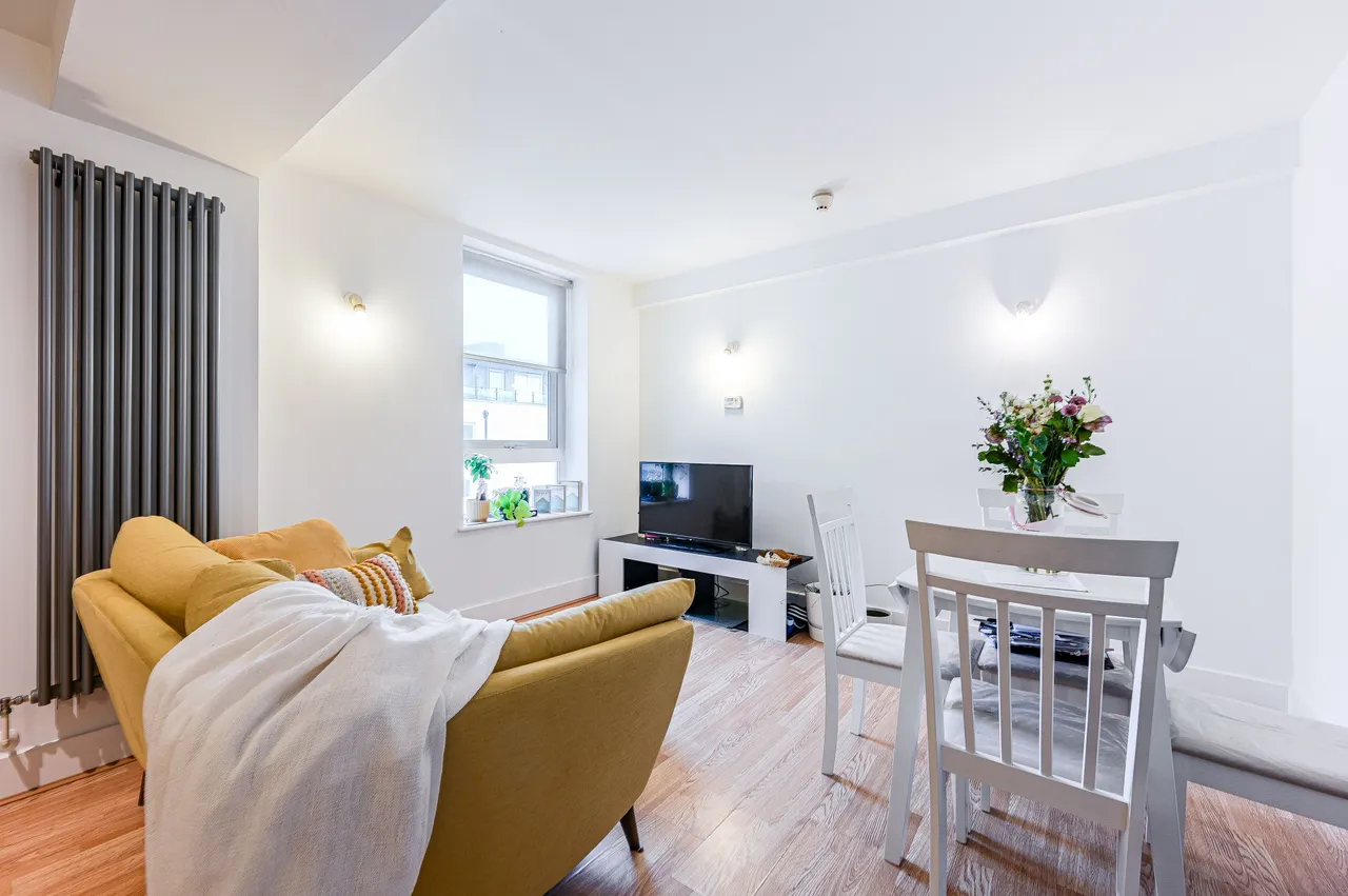 Flat 378 Building 22, Cadogan Road, London, photo 2