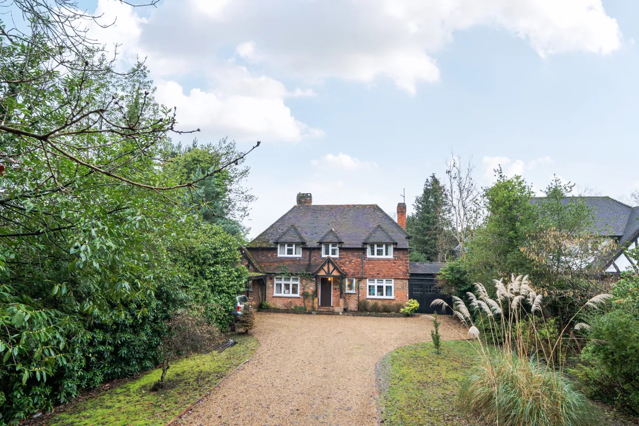 4 bed house for sale, Wood Lane, Iver, SL0