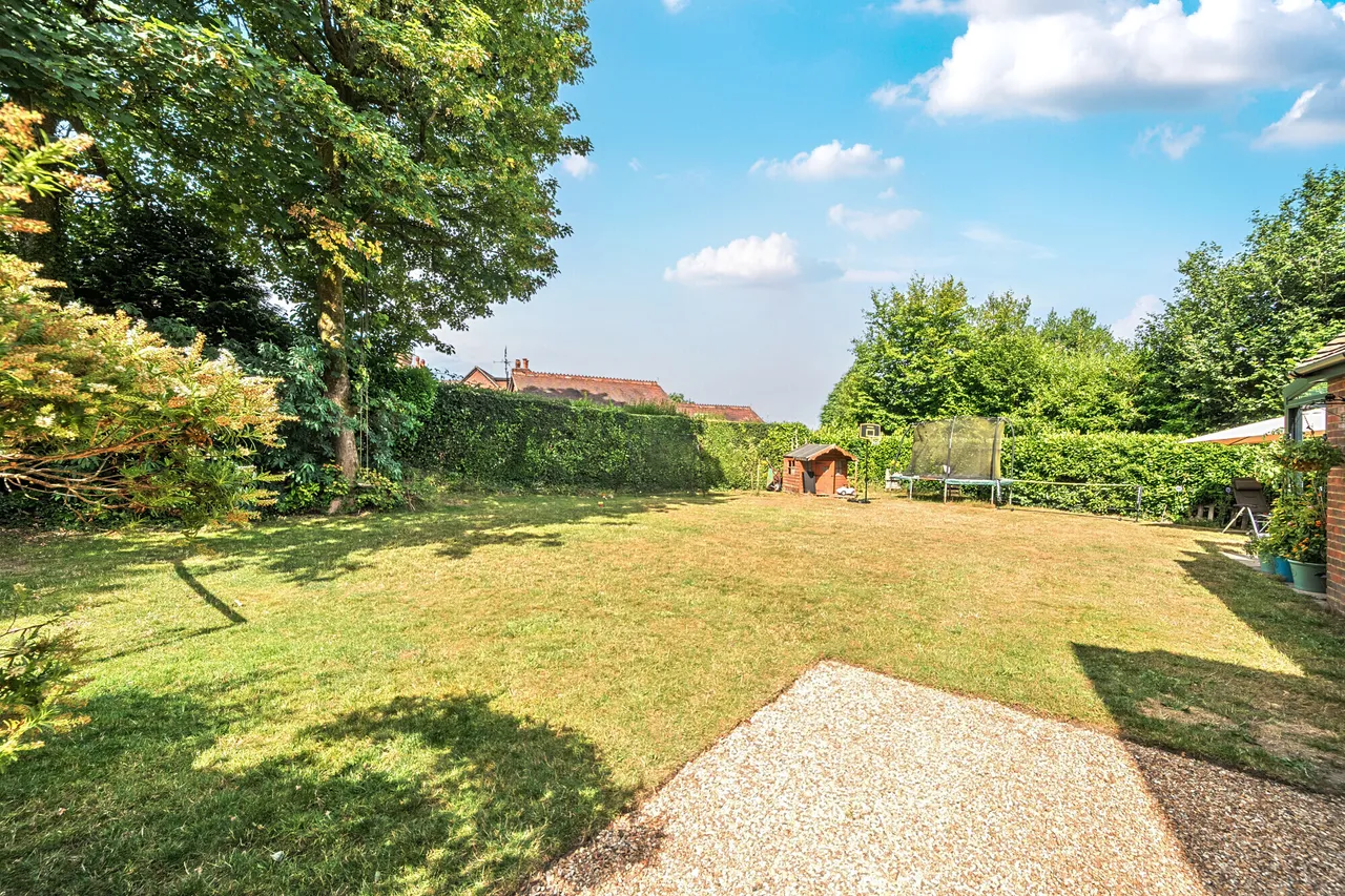 Courts Hill Road, Haslemere, GU27, photo 12