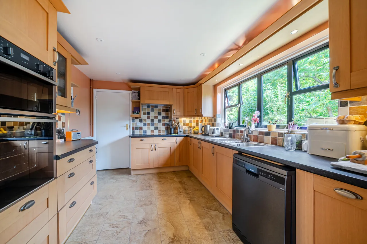 Courts Hill Road, Haslemere, GU27, photo 6