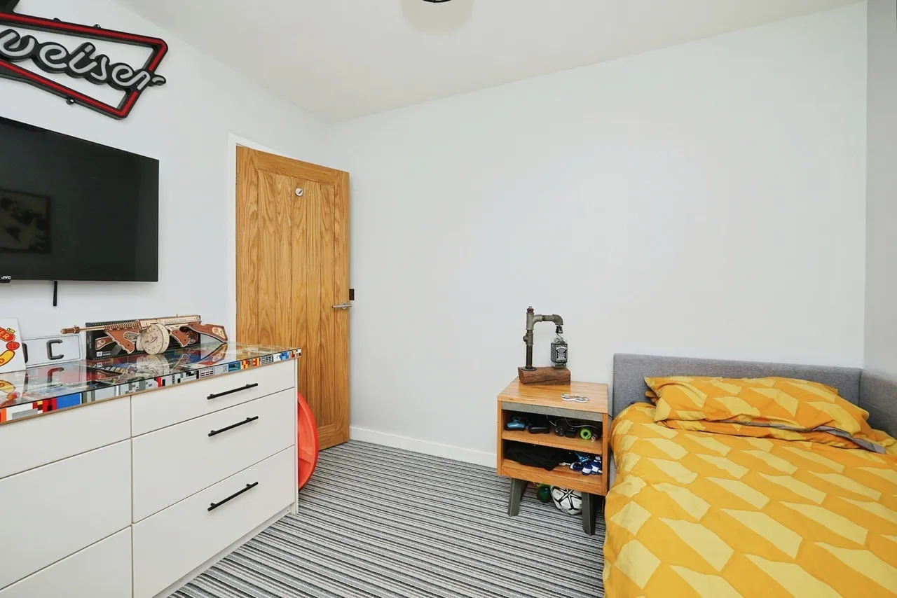 Guilford Avenue, Whitfield, Dover, Kent, CT16, photo 17