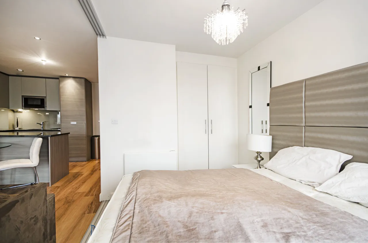 52 Curtiss House, 27 Heritage Avenue, London, photo 6