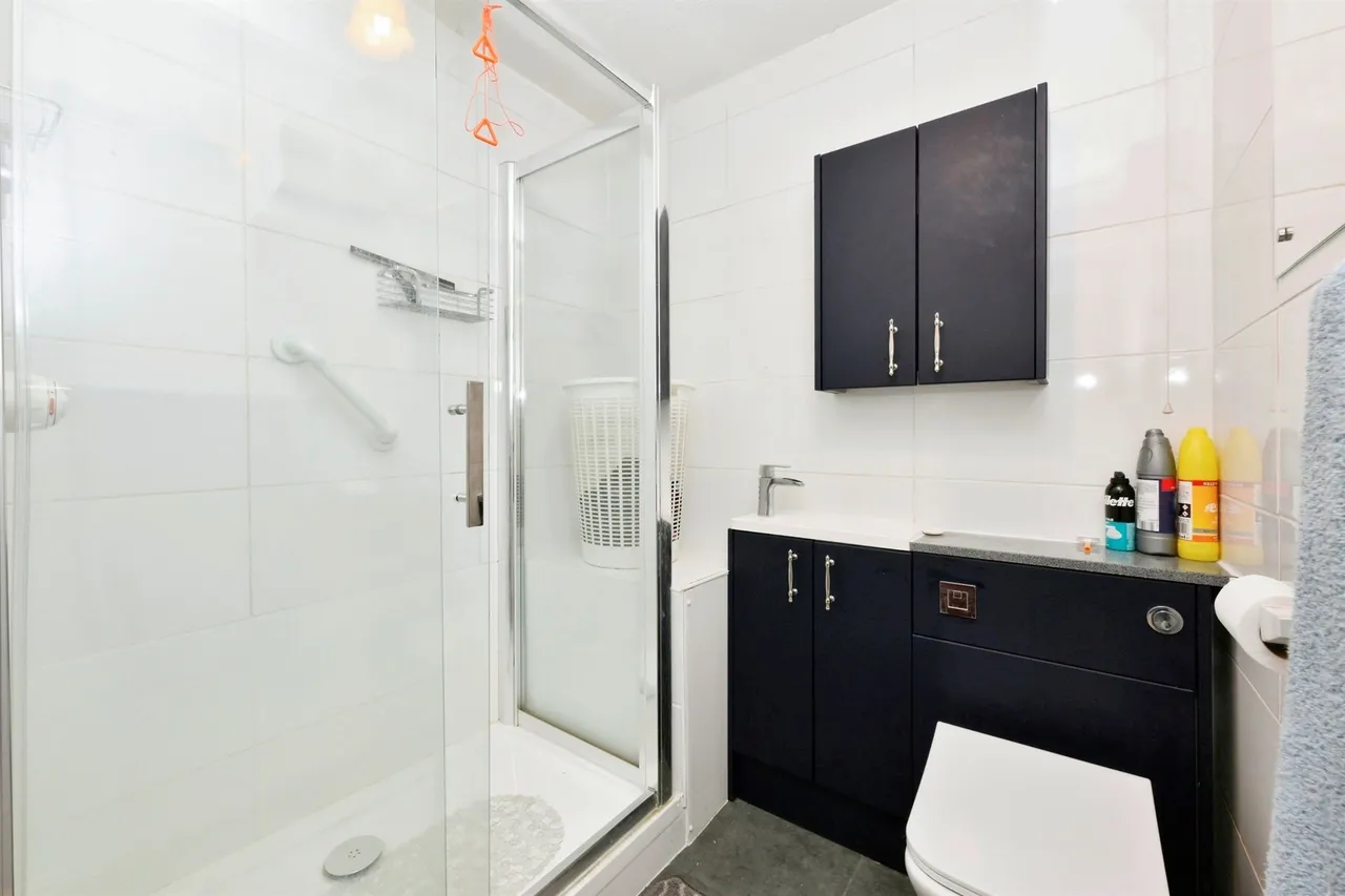 High Road, Broxbourne, photo 9