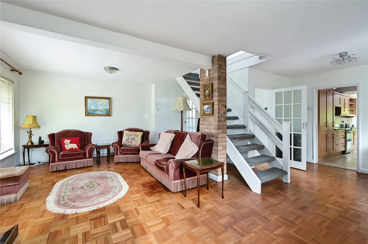 Wheatsheaf Lane, Staines, TW18, photo 7