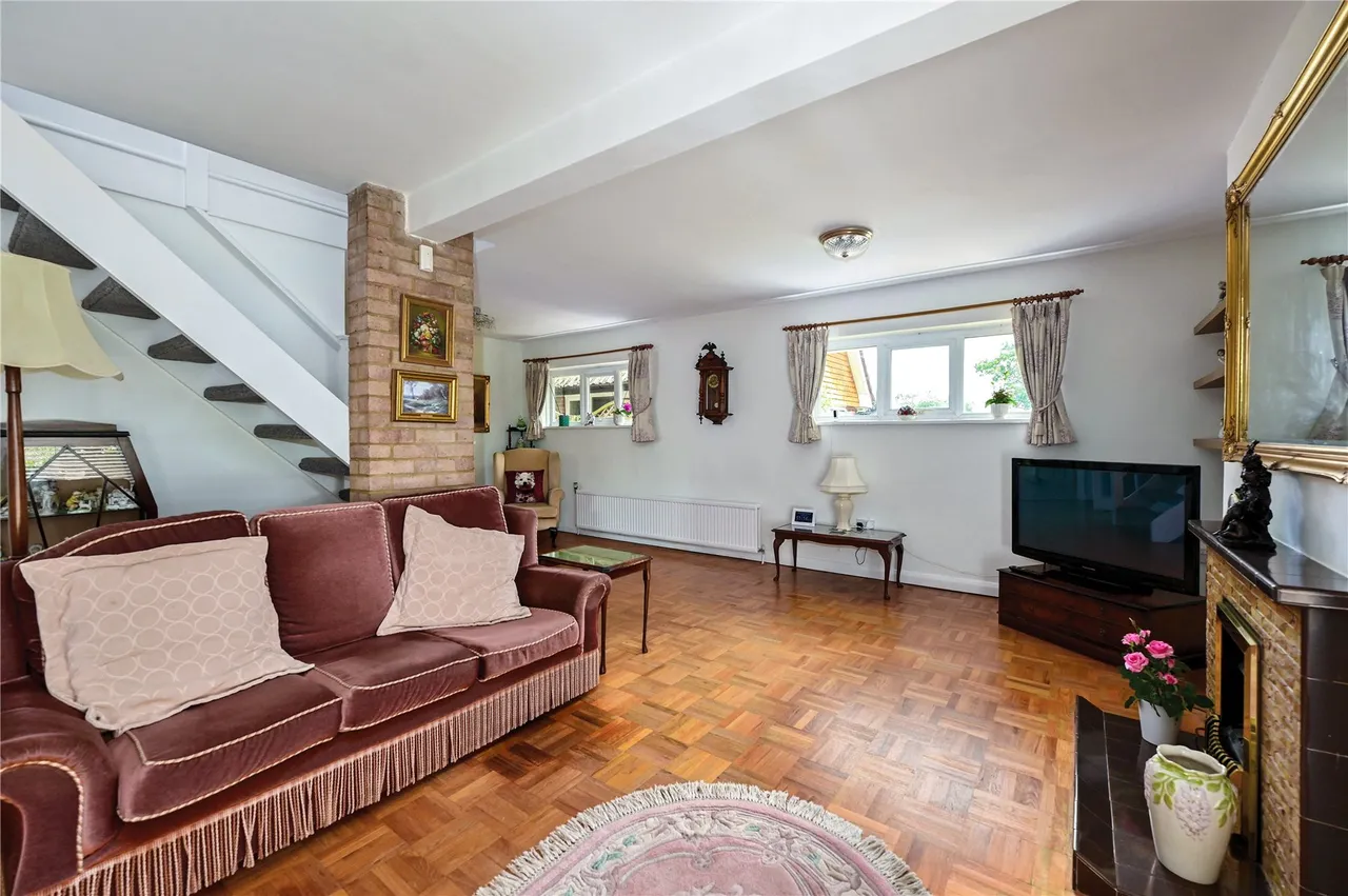 Wheatsheaf Lane, Staines, TW18, photo 16