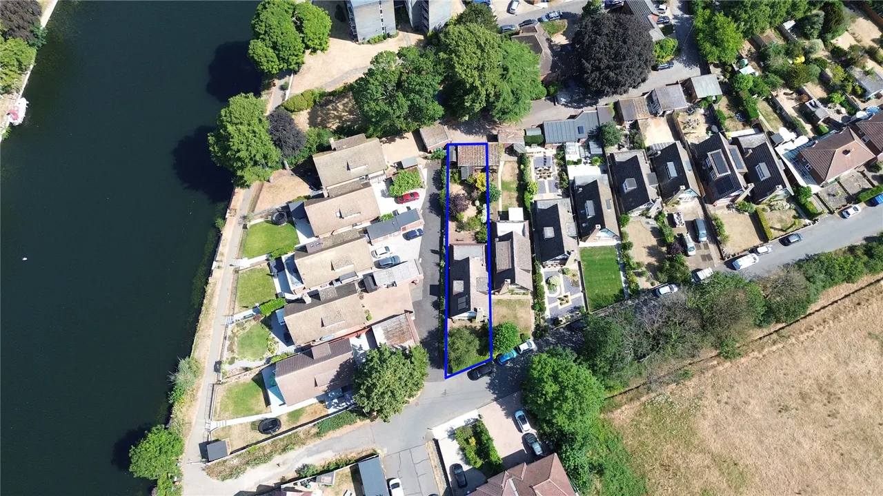 Wheatsheaf Lane, Staines, TW18, photo 5
