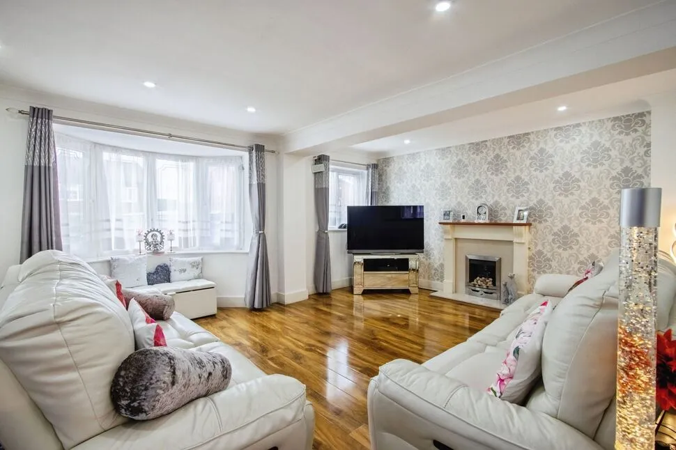 Bishop Way, Tingley, West Yorkshire, WF3, photo 9