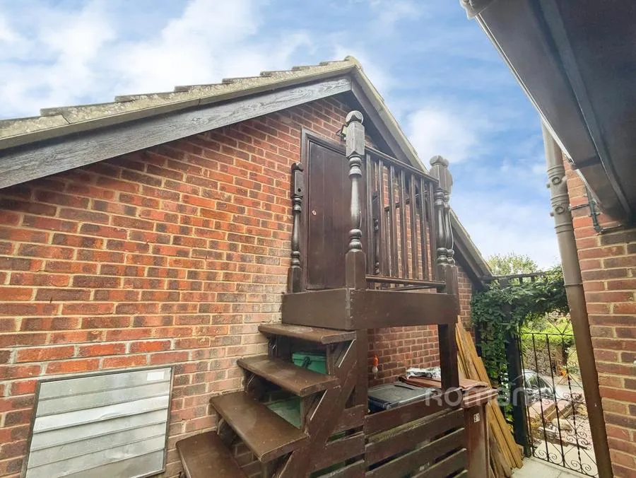 Penshurst Rise, Frimley, GU16, photo 24