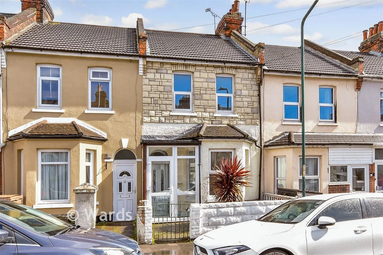 3 bed house for sale, Gordon Road, Strood, ME2