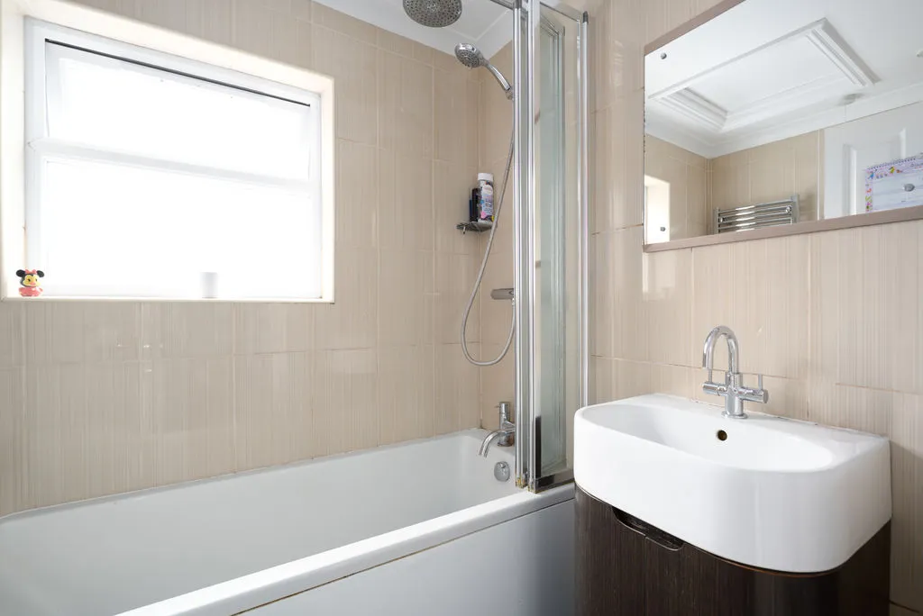 Cambridge Road, Walton-On-Thames KT12 2DR, photo 5