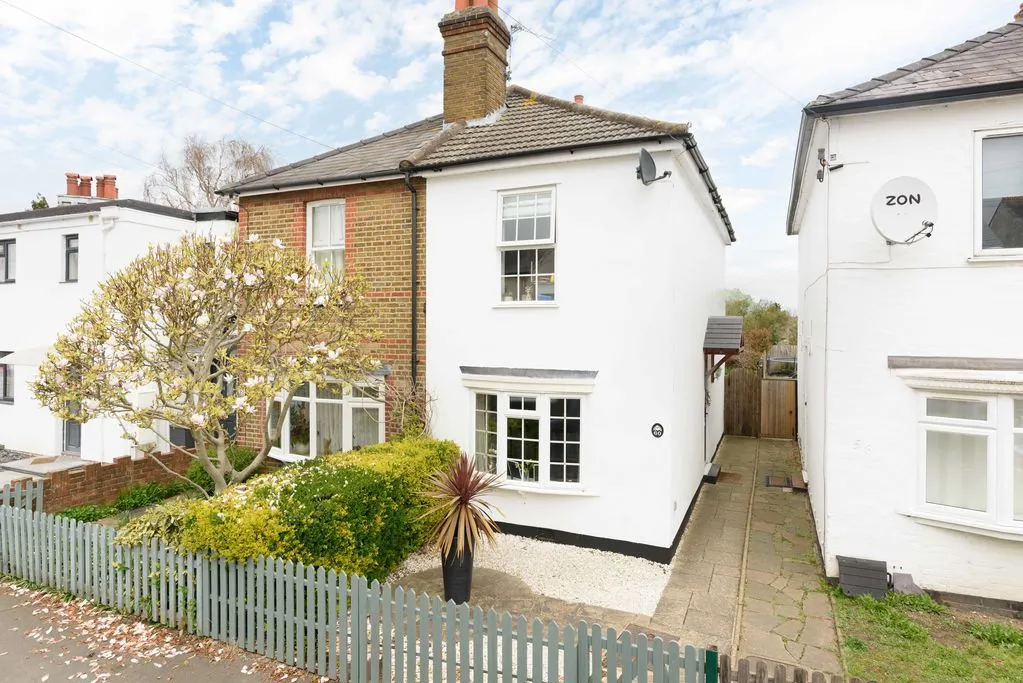 2 bed house for sale — Cambridge Road, Walton-On-Thames KT12 2DR