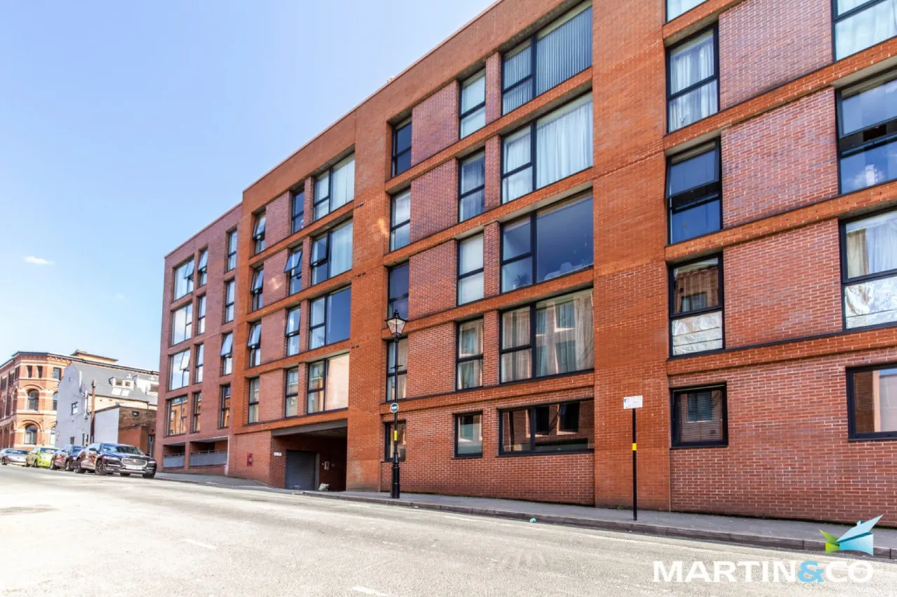 2 bed flat for sale — Sapphire Heights, Tenby Street North, Jewellery Quarter, B1