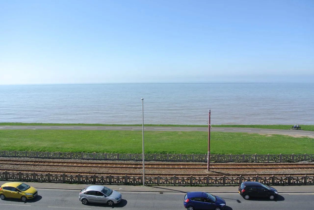 Queens Promenade, Blackpool, FY2 9AB, photo 11