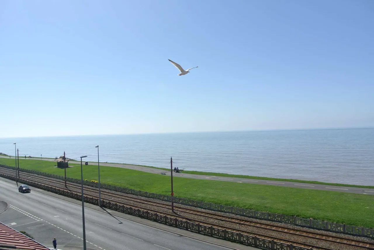 Queens Promenade, Blackpool, FY2 9AB, photo 10