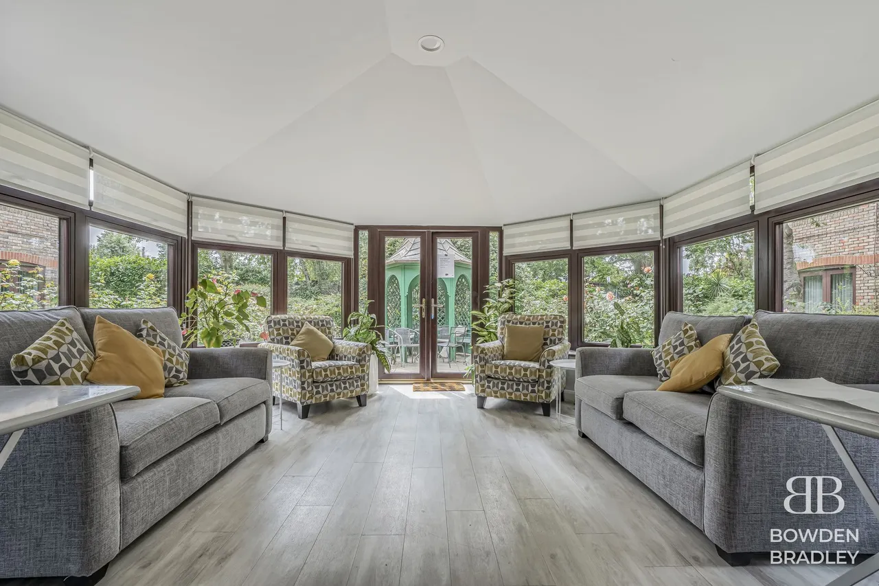 Vienna Close, Clayhall, IG5, photo 12