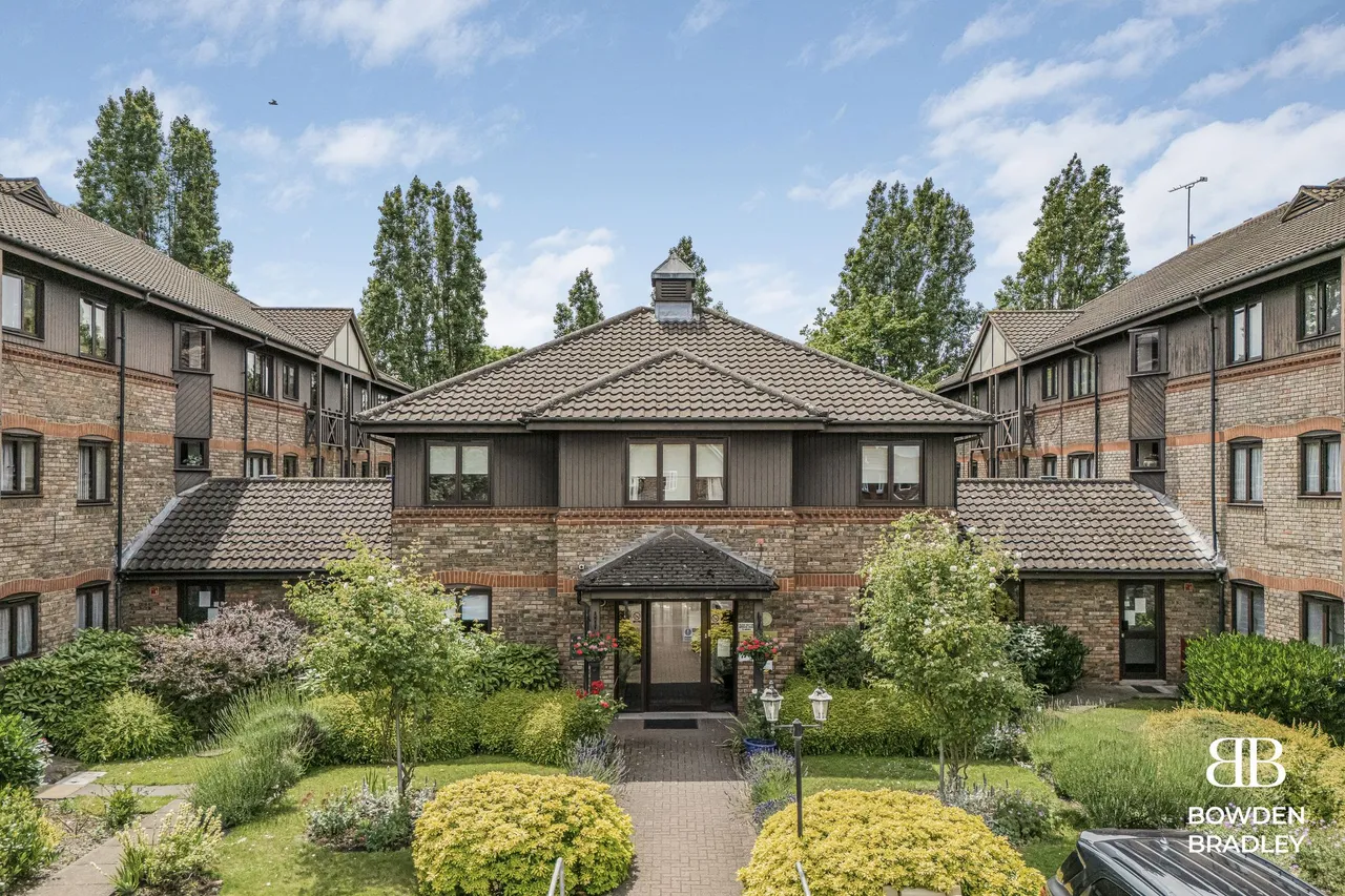Vienna Close, Clayhall, IG5, photo 11