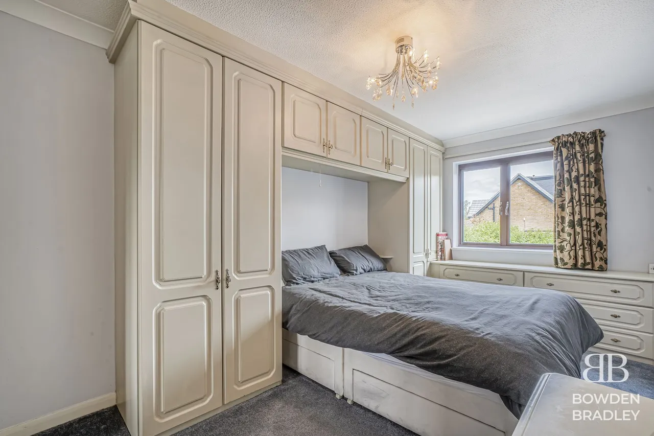Vienna Close, Clayhall, IG5, photo 9