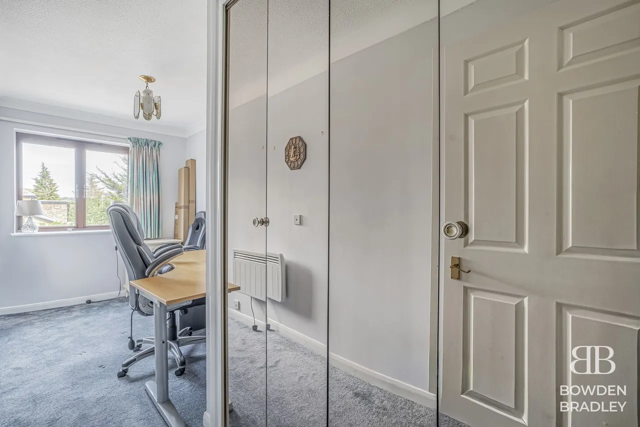Vienna Close, Clayhall, IG5, photo 10