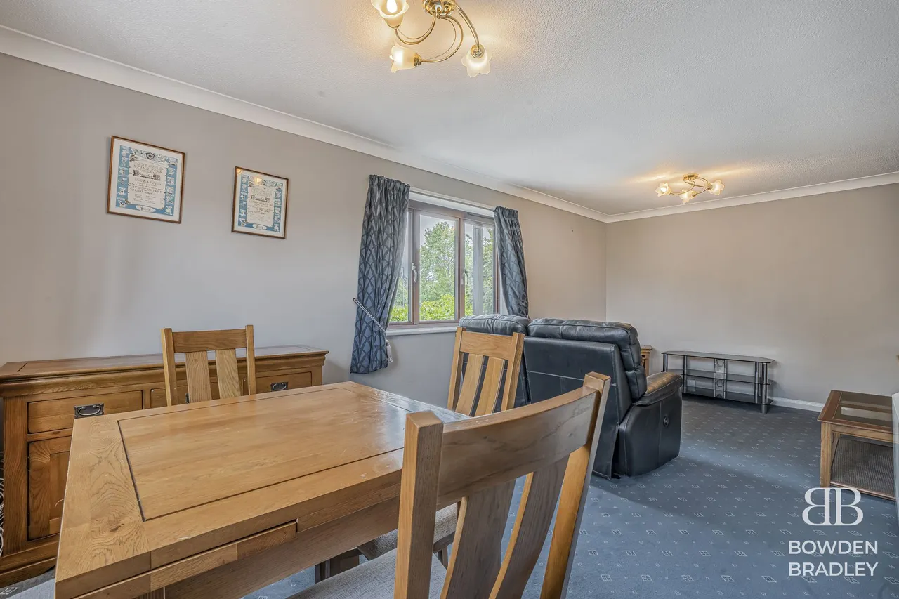 Vienna Close, Clayhall, IG5, photo 5