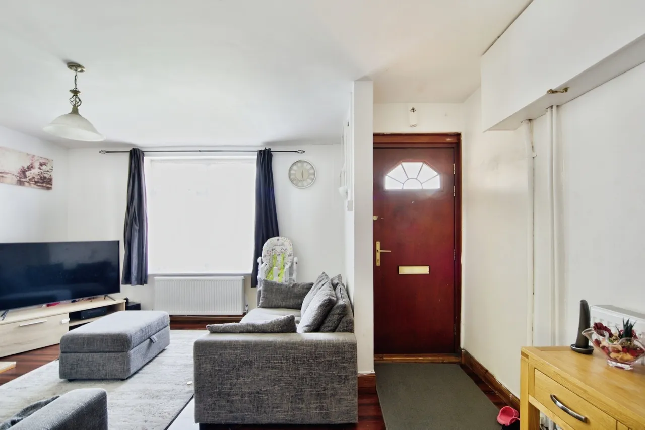 Waters Gardens, Dagenham, RM10, photo 14