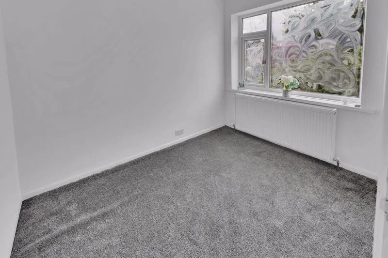 Elmpark Grove, Rochdale OL12 7JT, photo 9