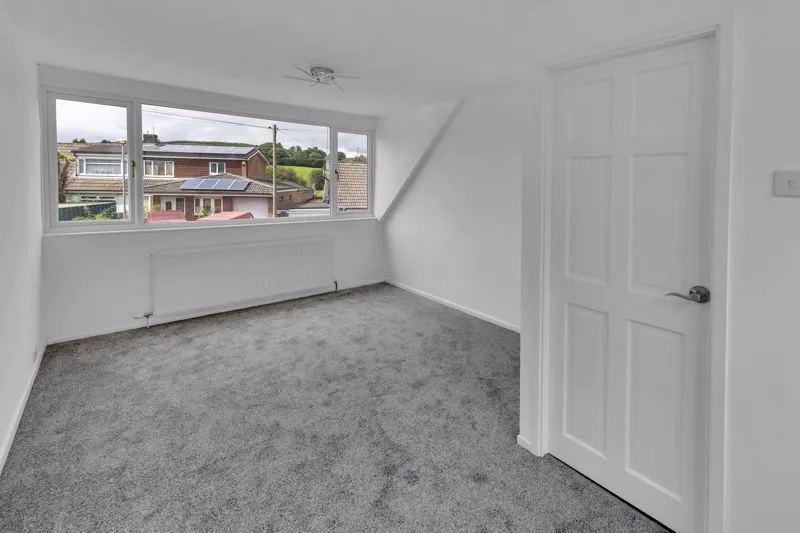 Elmpark Grove, Rochdale OL12 7JT, photo 11