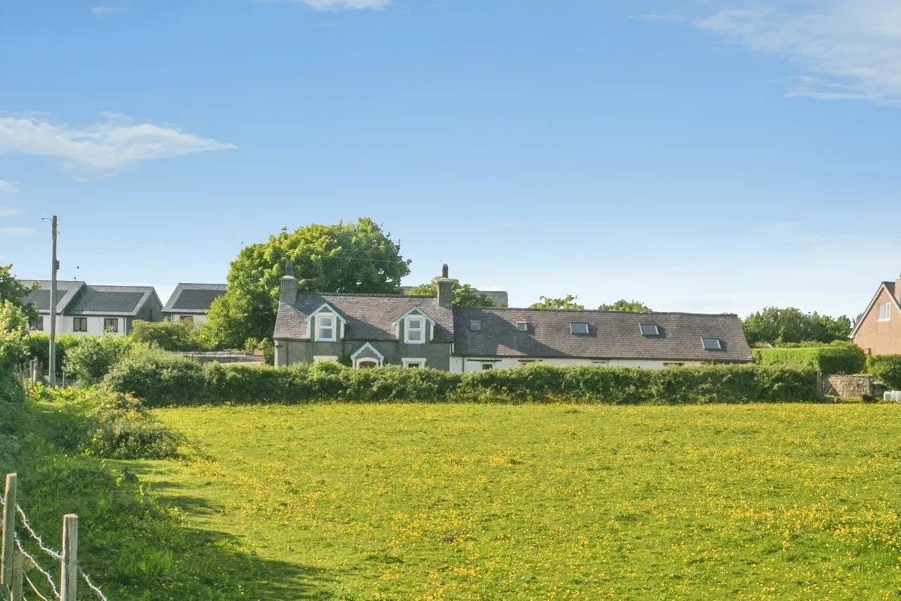 Newborough, Sir Ynys Mon, LL61, photo 52
