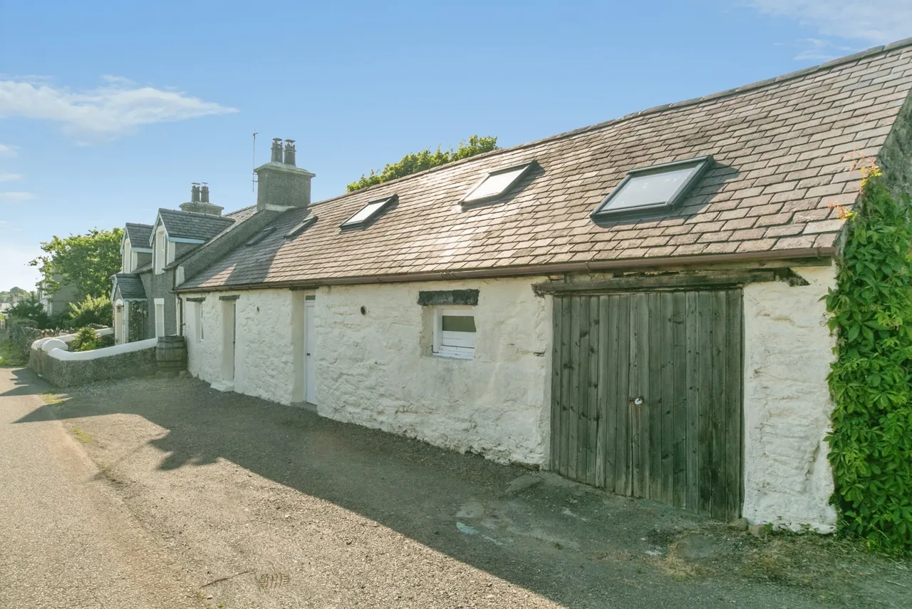 Newborough, Sir Ynys Mon, LL61, photo 42