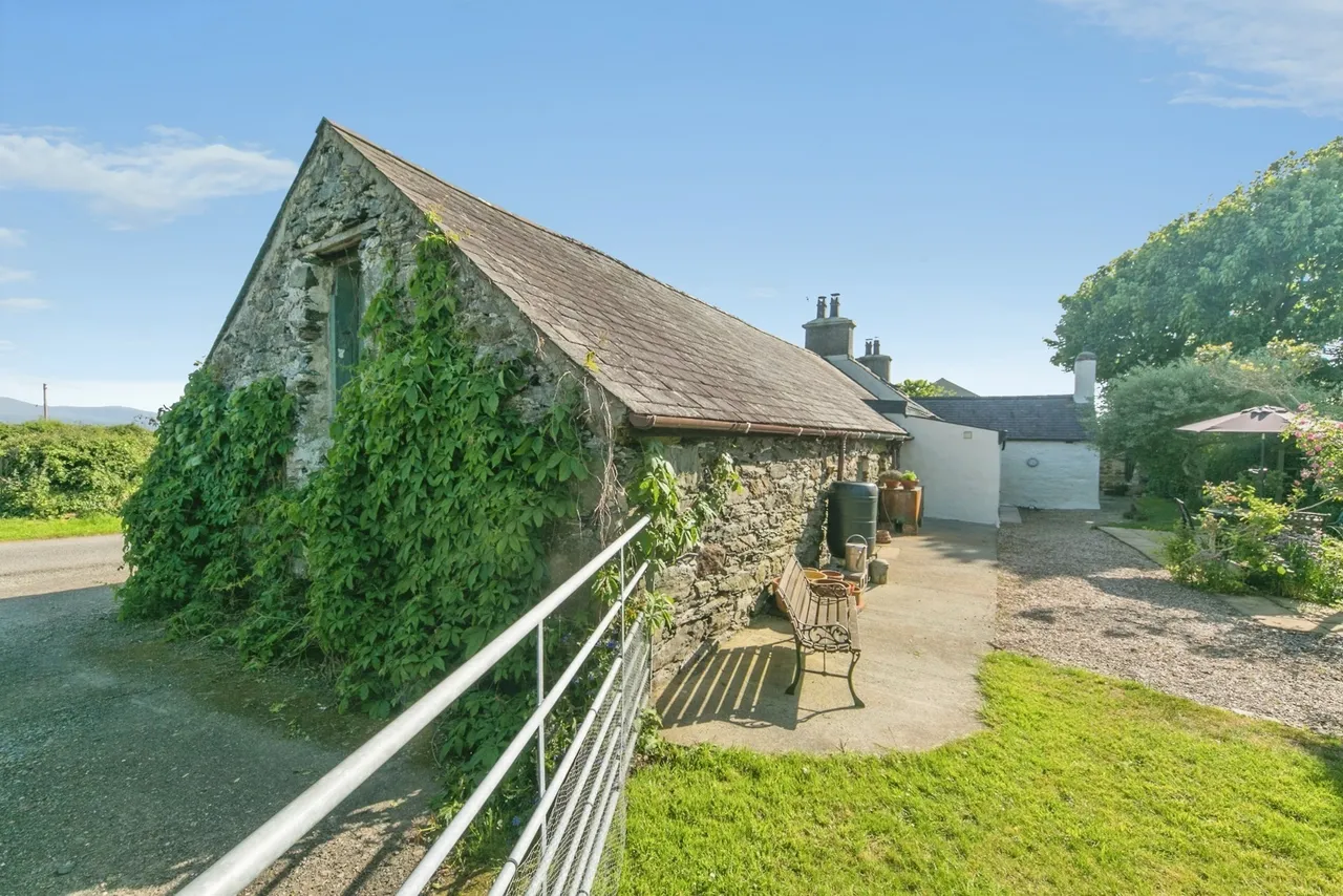 Newborough, Sir Ynys Mon, LL61, photo 41