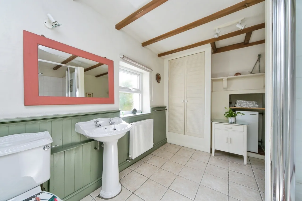 Newborough, Sir Ynys Mon, LL61, photo 13