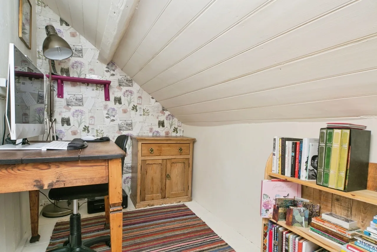 Newborough, Sir Ynys Mon, LL61, photo 18