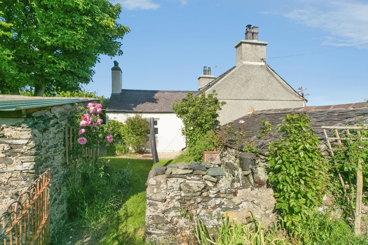 Newborough, Sir Ynys Mon, LL61, photo 46