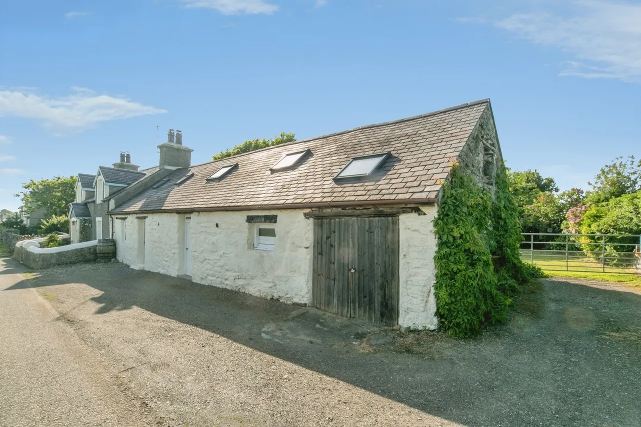 Newborough, Sir Ynys Mon, LL61, photo 28