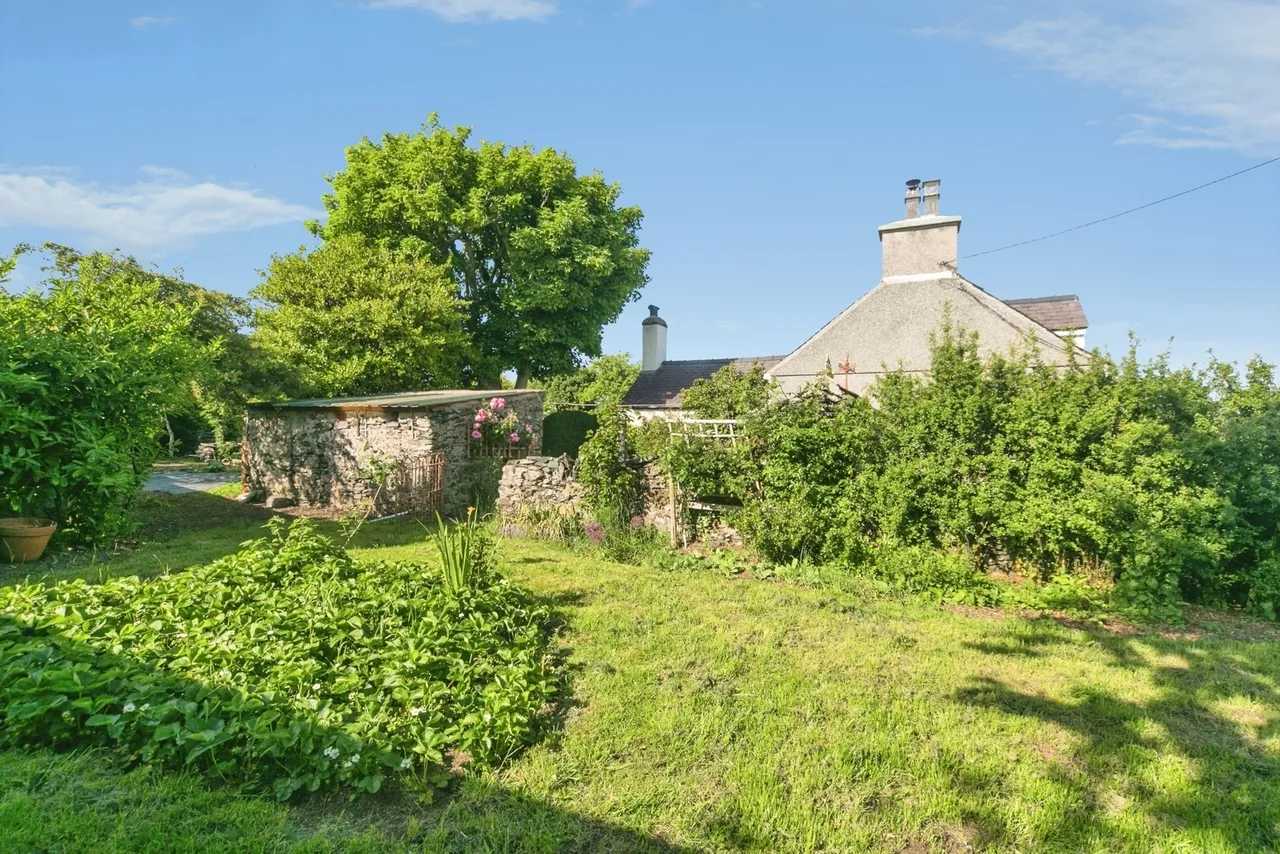 Newborough, Sir Ynys Mon, LL61, photo 47