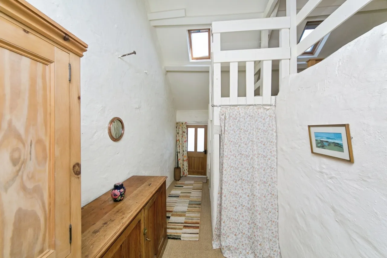 Newborough, Sir Ynys Mon, LL61, photo 5