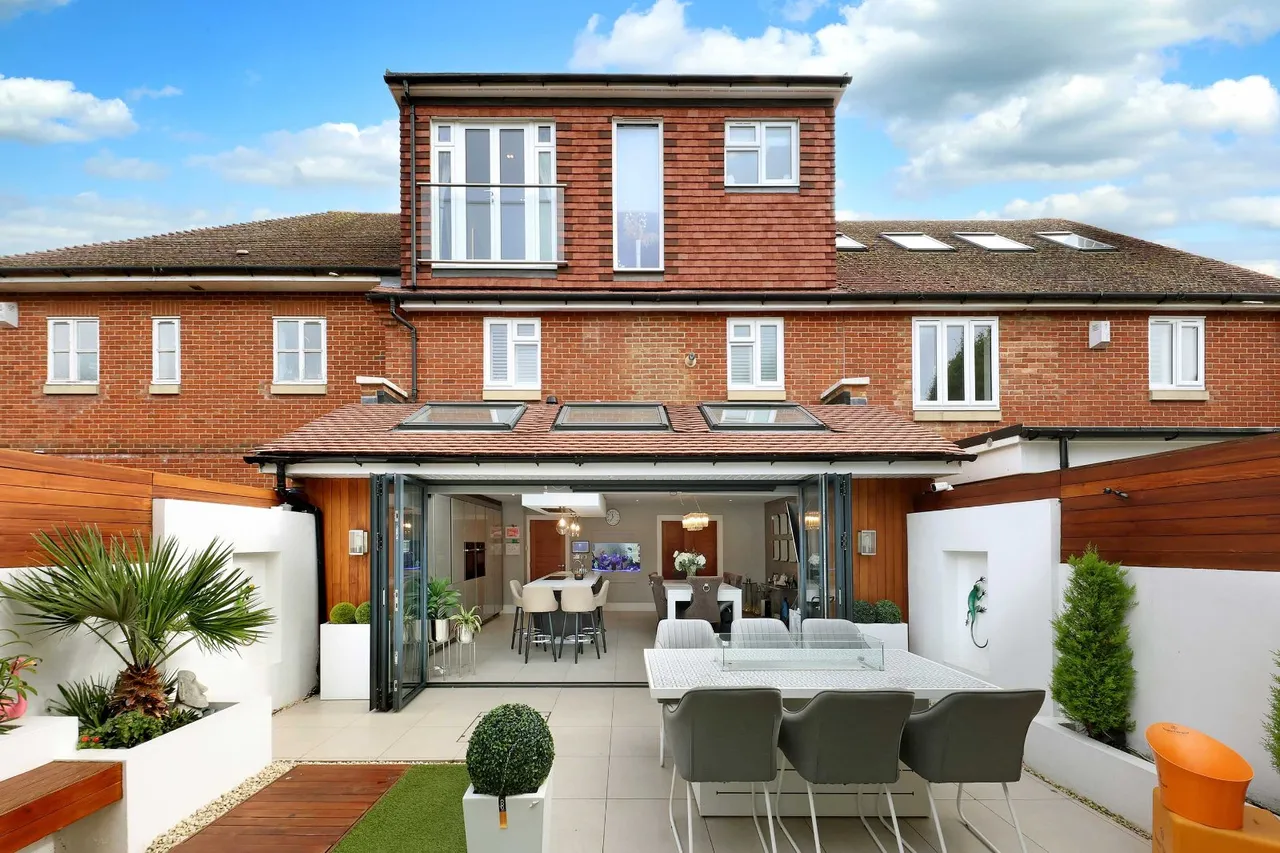 Crossways, Beaconsfield, HP9, photo 16