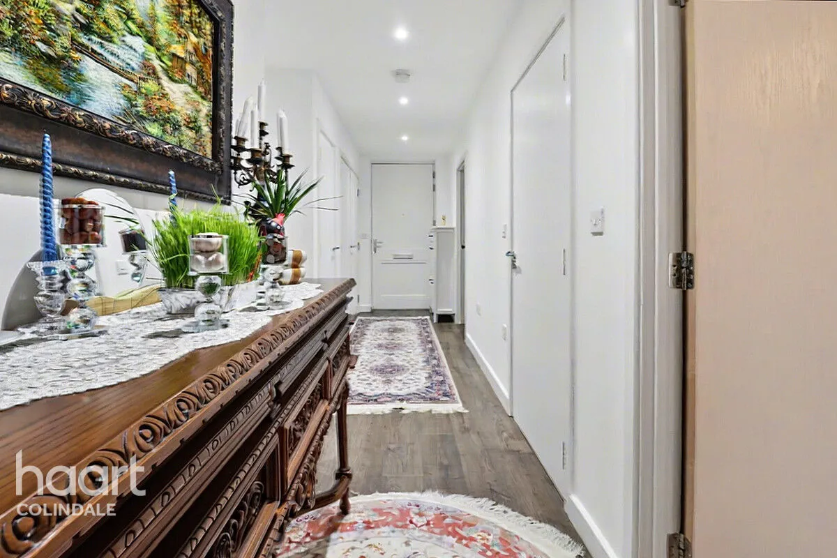 Perryfield Way, NW9, photo 2