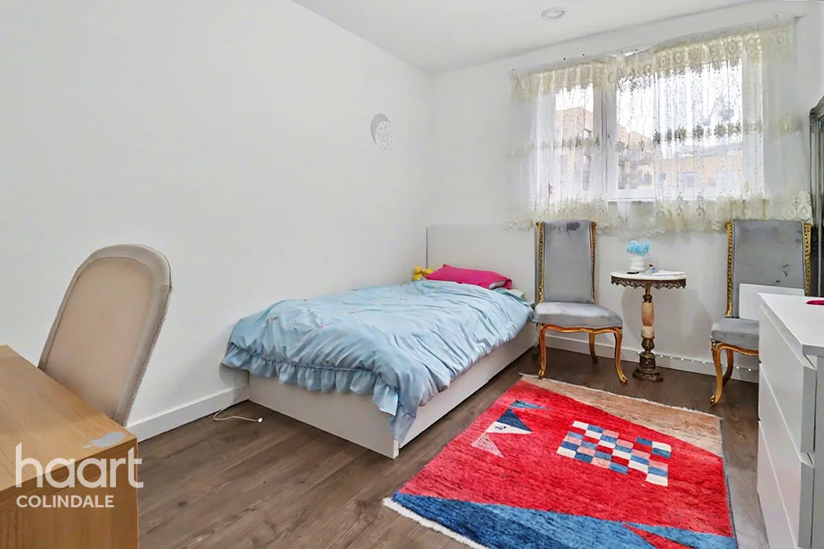 Perryfield Way, NW9, photo 13