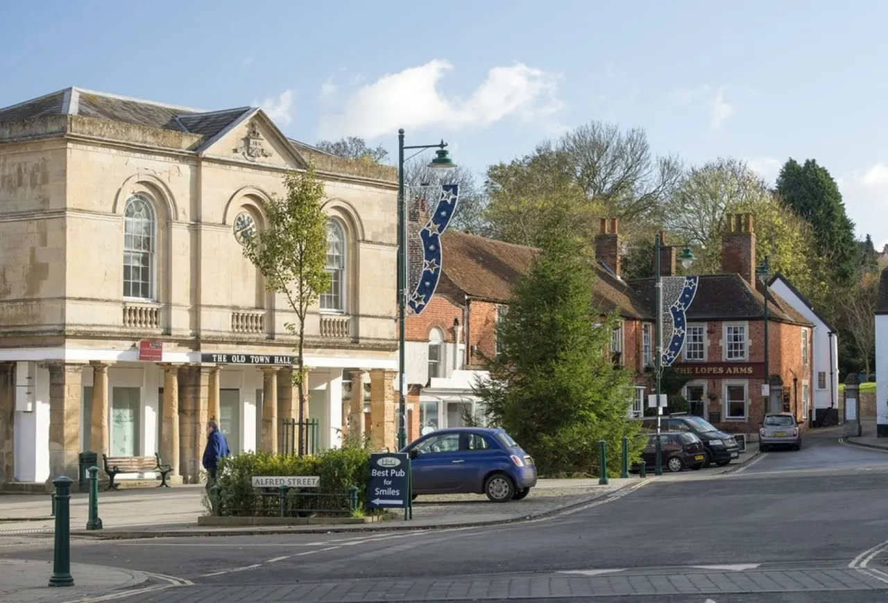 Market Place, Westbury, photo 7
