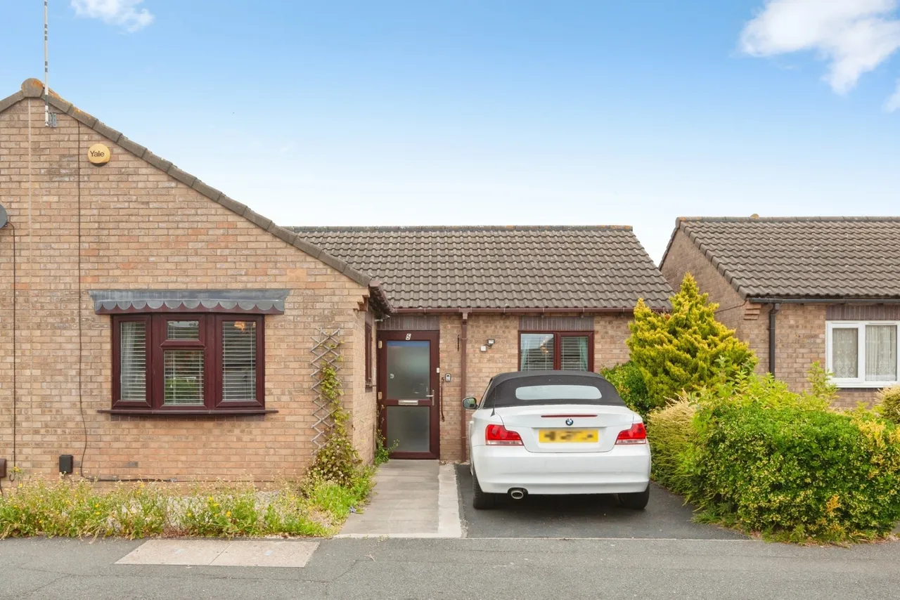 2 bed house for sale, Cotton Close, Leicester, LE4