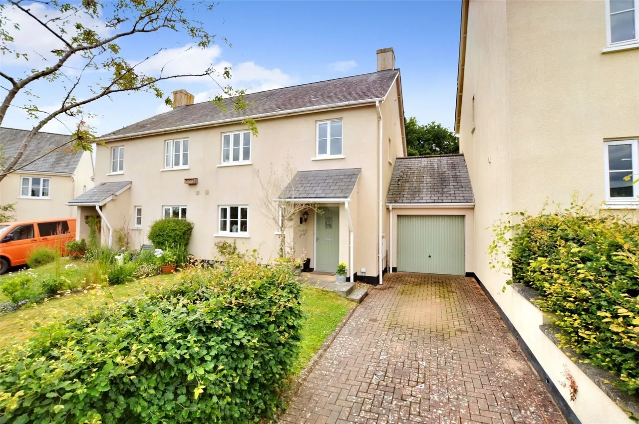 3 bed property for sale — Caversham Close, Christow, Exeter, Devon, EX6