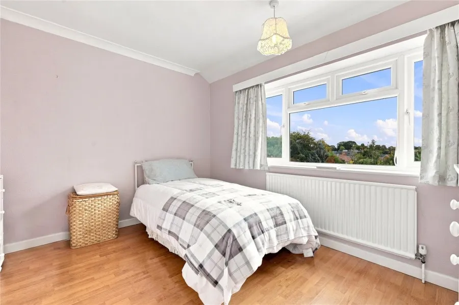 with 4 bedrooms in Stansted, CM24, photo 12