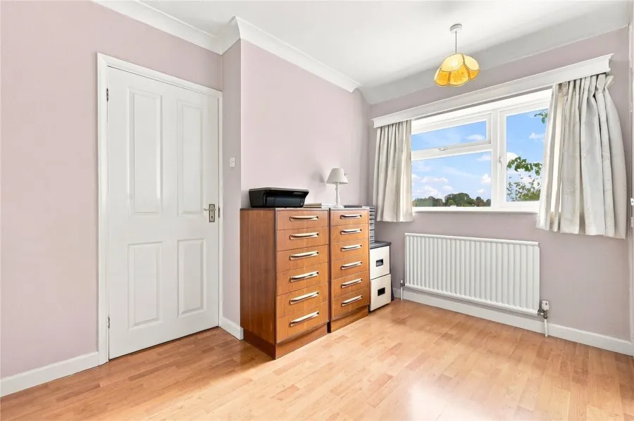 with 4 bedrooms in Stansted, CM24, photo 13